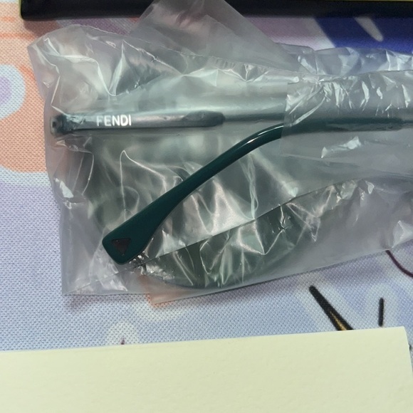 ??Authentic?FENDI? Round Green Wavy Sunglasses? main image 10